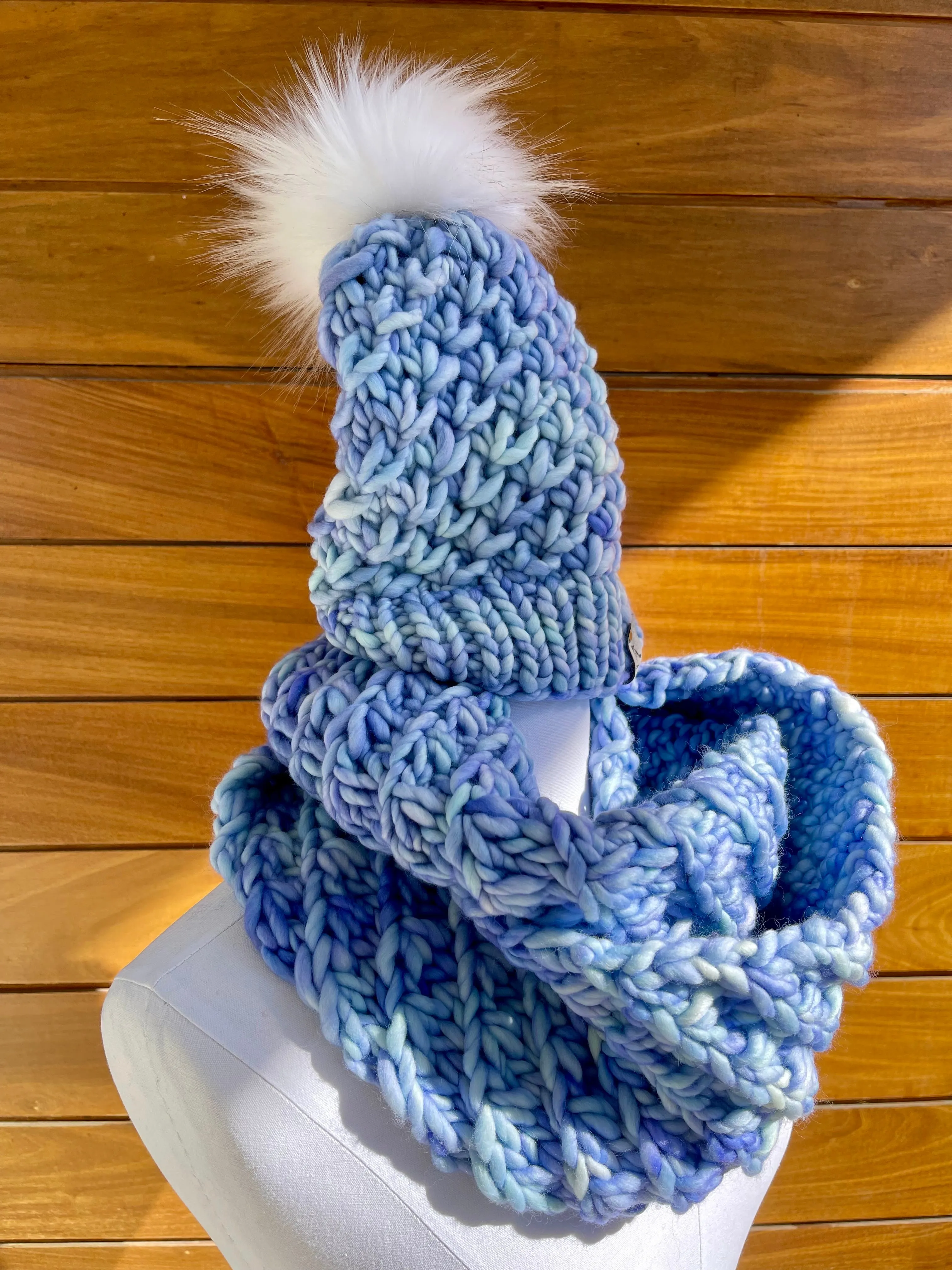 Aquamarine Luxury Merino Wool Knit Infinity Scarf and Hat Set