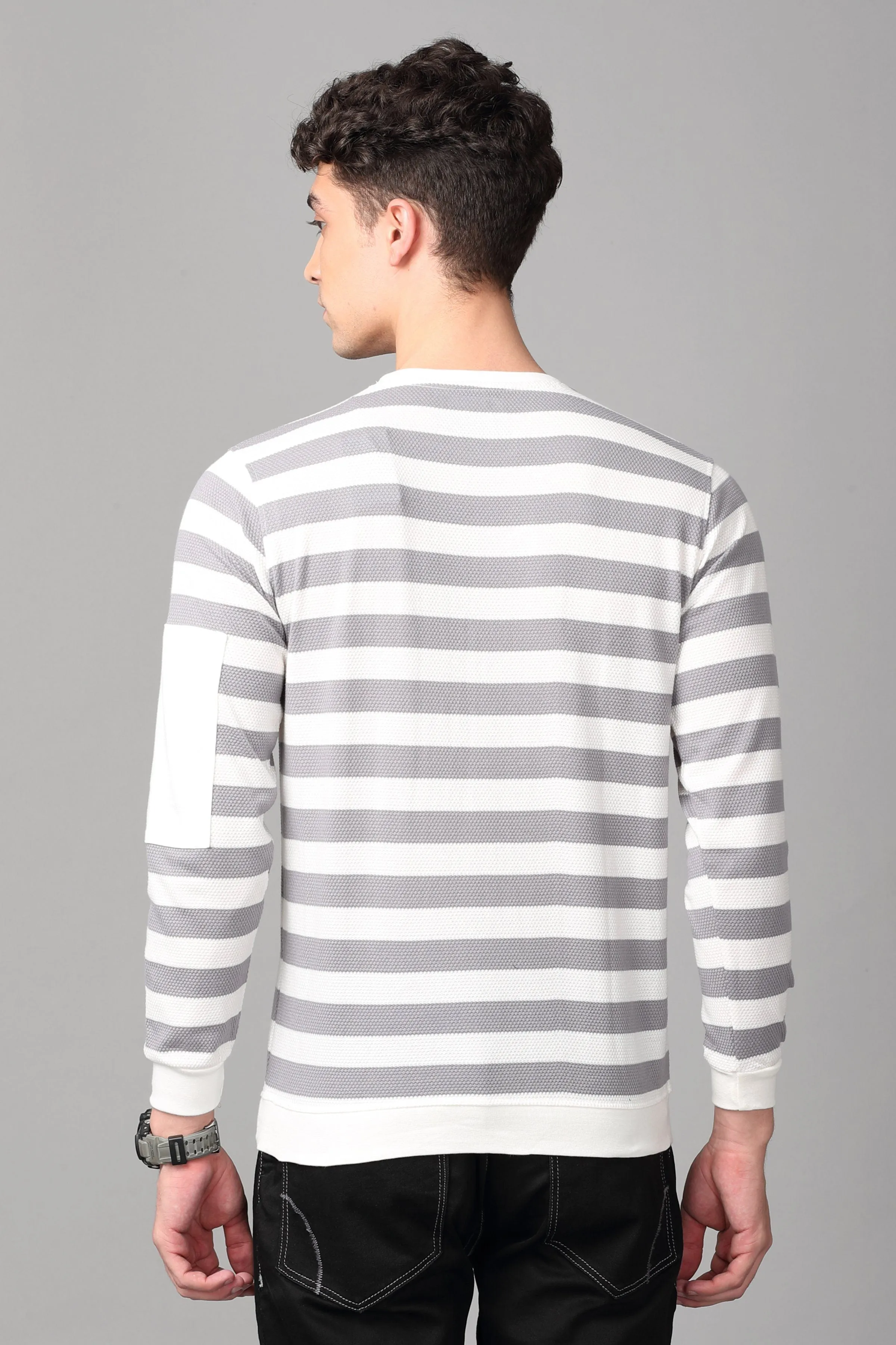 KEF Men's Gray & White Striped Pullover Sweater